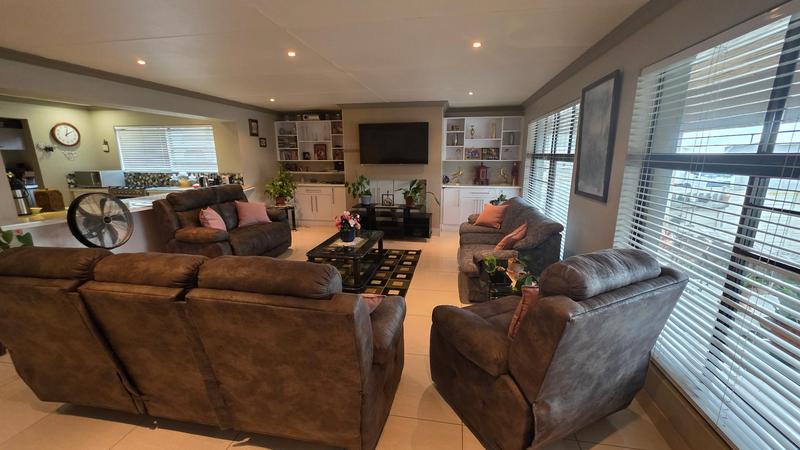 3 Bedroom Property for Sale in Reebok Western Cape